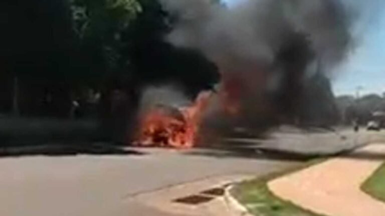 VÍDEO – Veiculo tomado pelas chamas em Ponta Porã, as causas são apuradas [VEJA]