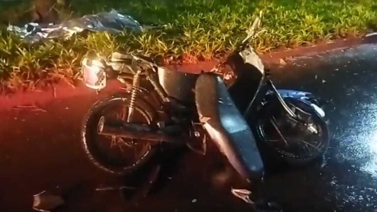 Durante chuva, acidente fatal entre moto e caminhonete deixa uma mulher morta em Dourados