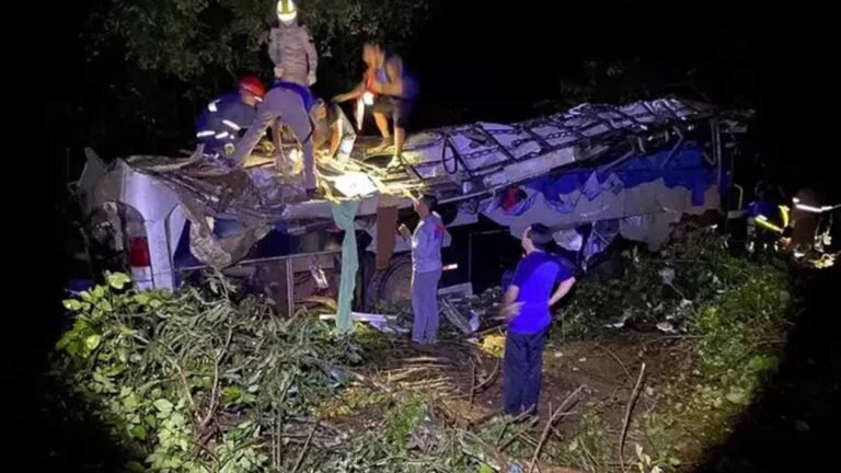 Ônibus que saiu de Três Lagoas capota e deixa 10 mortos e vários feridos no Paraná