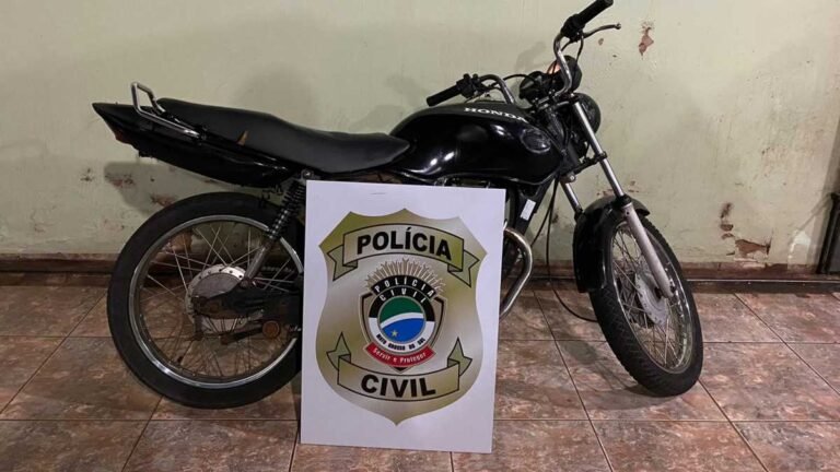 Adolescente de 17 anos é preso com moto furtada