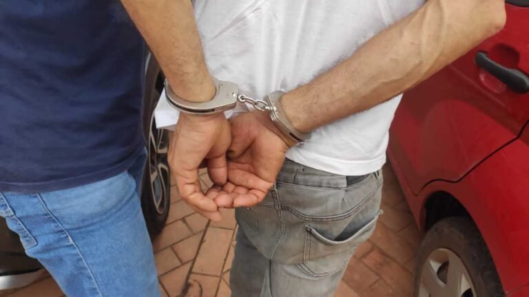 Abusada durante 6 anos, menina de 14 anos denuncia na escola estupro por parte de padrasto