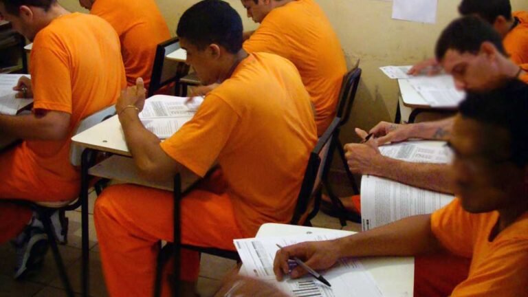 Mais de 1,5 mil presos em MS realizam provas do Enem nos dias 10 e 11