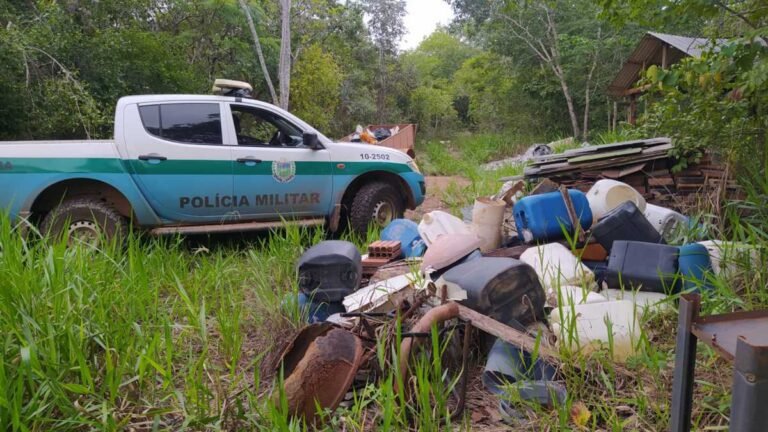 VÍDEO – PMA autua dono de pesqueiro por lançamento ilegal de resíduos sólidos ao ar livre
