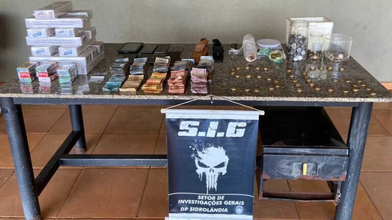 Polícia Civil cumpre mandado de busca e apreensão em ponto de tráfico e prende 3 traficantes em flagrante