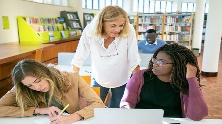 Qualifica Mulher quer ensinar autonomia financeira para 5 mil mulheres