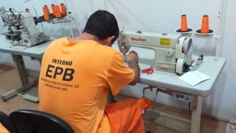 Costura sob medida leva chance de trabalho digno a homens e mulheres em presídios de MS