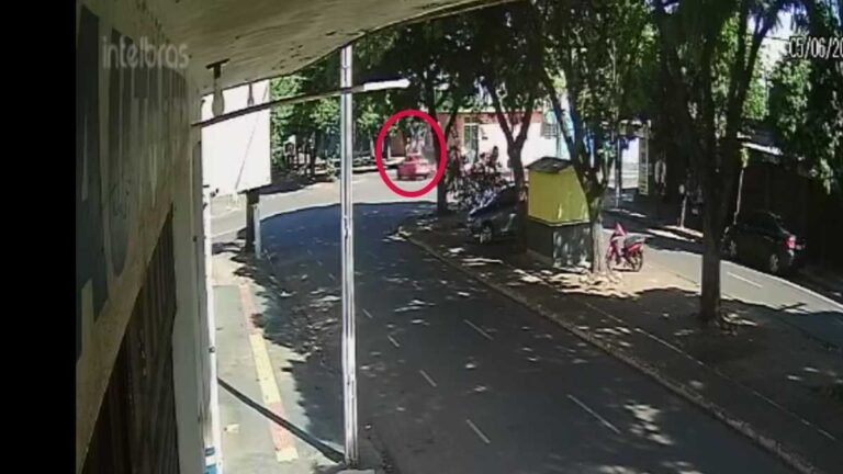 Vídeo mostra momento em que veiculo atinge moto em Dourados [assista]