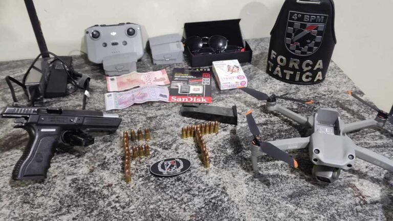 PM apreende veículo com placa do Paraguai com alta blindagem, dentro dela havia uma pistola e um drone