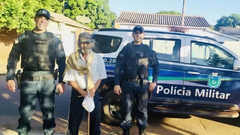Idoso perdido em Dourados recebe apoio da PM para chegar em casa