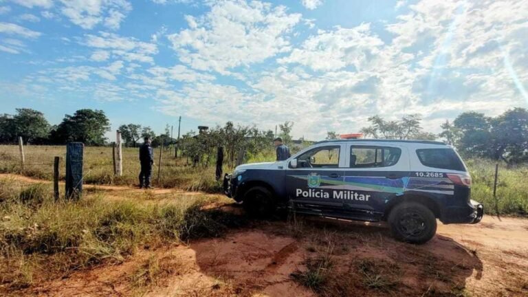 Dois adolescentes são presos após serem flagrados  jogando droga para dentro de presídio
