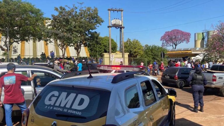 Jardim dos Estados – Ronda Escolar da GMD apreende adolescente com trouxinha de maconha