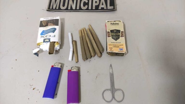 Praça do Parque Alvorada – Usuários são presos fumando maconha em via pública