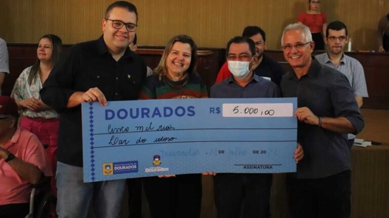 Prefeito faz entrega de R$ 247 mil para instituições de Dourados