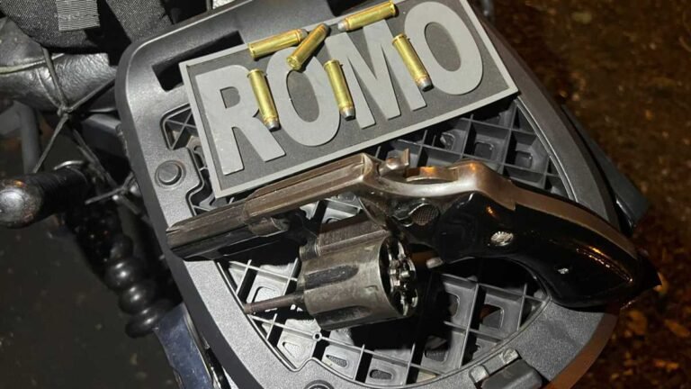 Após fuga de carro, jovem é preso pela GMD portando revólver calibre “357”