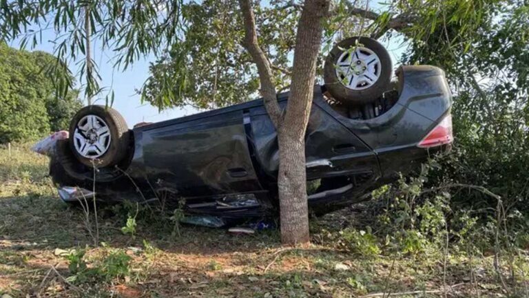 Idoso de 90 anos capota veiculo e esposa de 84 morre na MS-382