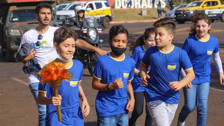 Confira fotos da abertura da Semana da Pátria em Dourados