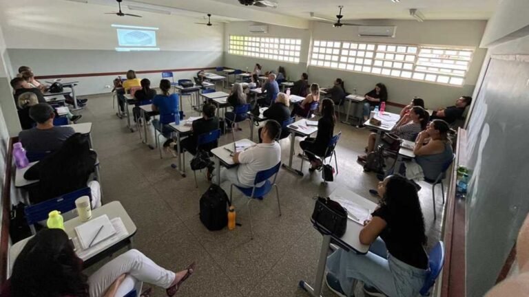 Enfermagem da Sems passa por capacitação em Sala de Vacina