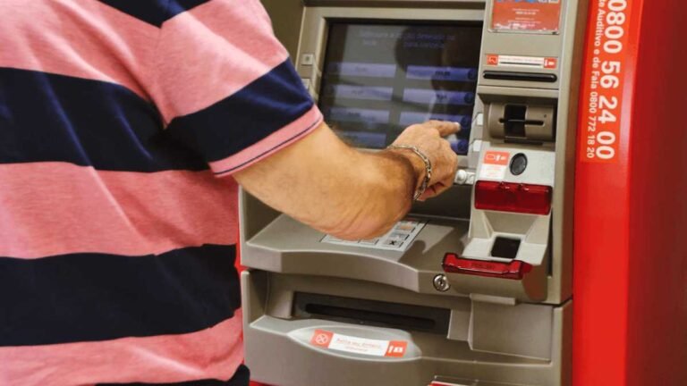 Prefeitura deposita salário e servidores terão valores disponíveis nesta terça-feira