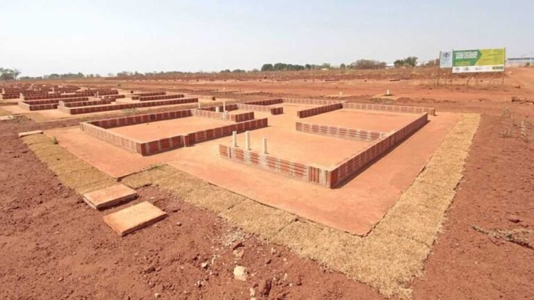 Realizando o sonho da casa própria, Governo beneficia famílias com programa Lote Urbanizado