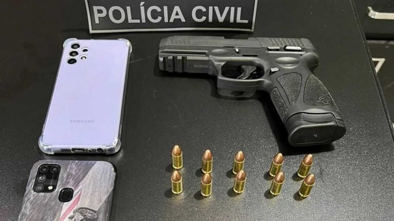 Suspeito de vazar “nudes” como vingança tem aparelho celular e arma de fogo apreendidos durante busca domiciliar