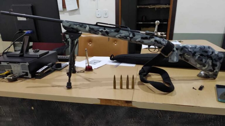 Dois homens são presos em Rio Brilhante na posse de um fuzil .762