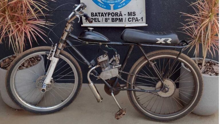 PM recupera ciclomotor furtado e conduz adolescente para a delegacia