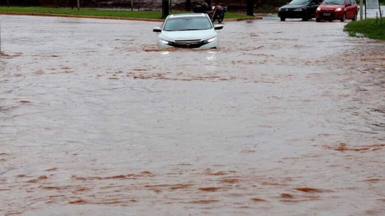 Dia chuvoso exige velocidade reduzida e atenção redobrada de condutores, alerta especialista do Detran-MS