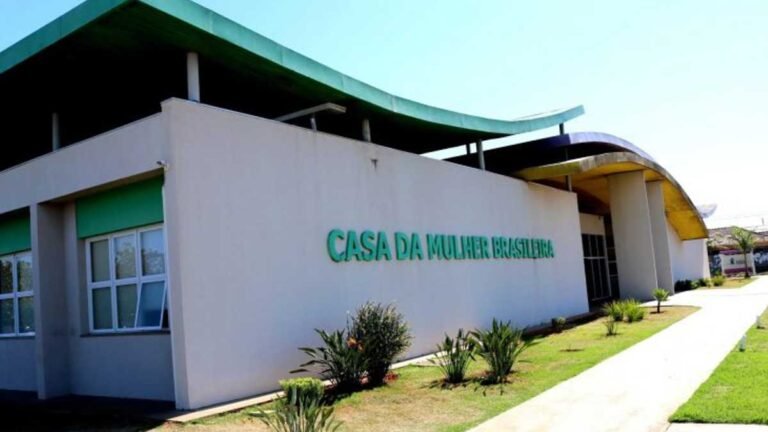 Governo altera decreto e mulheres transexuais serão atendidas na Delegacia da Mulher