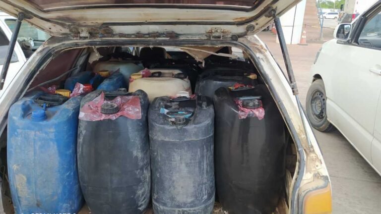 Bolivianos são presos pela PMA transportando 1.200 litros de combustível ilegal