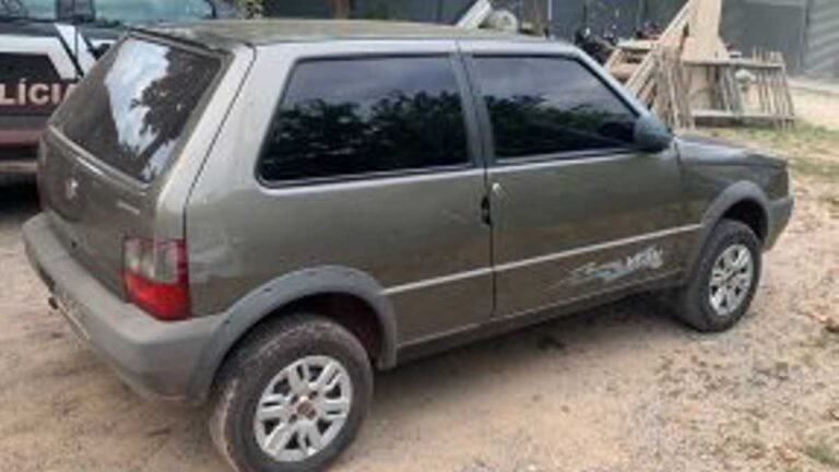 Mulher descobre traição, sequestra  amante do marido e o espanca e acaba presa