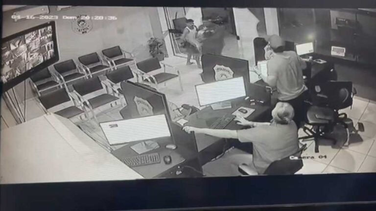 Veja vídeo – Criança engasgada é salva por policiais em Dourados 