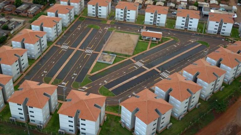 Famílias já podem aderir ao “Bônus Moradia” que vai ajudar no financiamento da casa própria