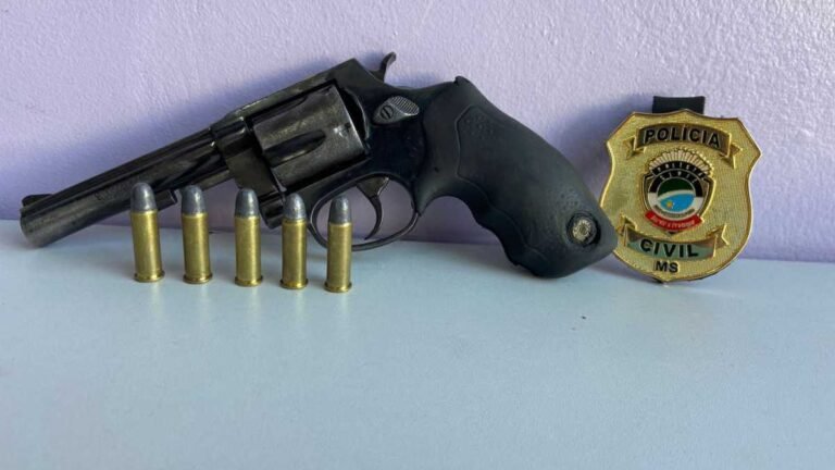 Após ameaçar de morte a a ex-companheira, homem é preso em posse de arma de fogo
