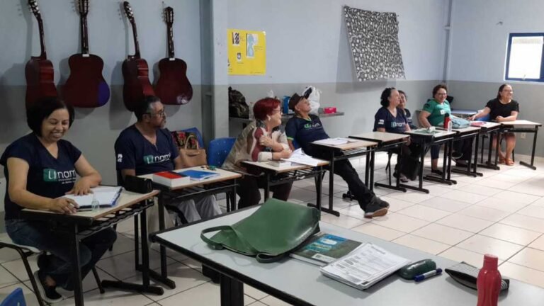 Idosos terão aulas de espanhol e oficinas no CCI