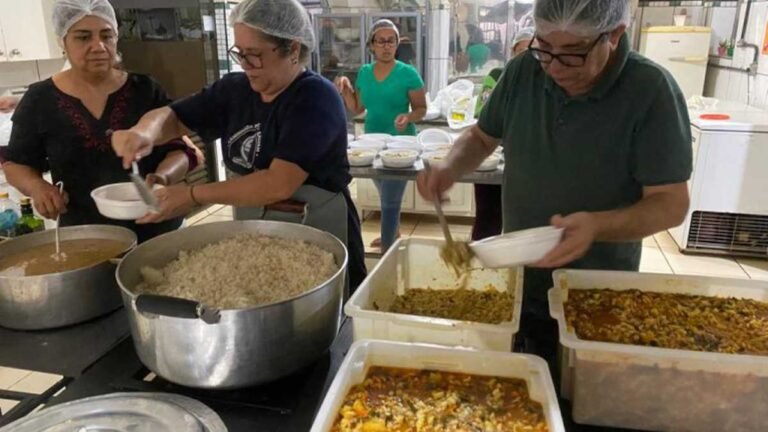 Prefeitura e CEIA preparam alimentos para atender vítimas do temporal