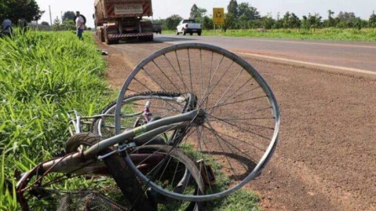 Mulher é atropelada por carreta na BR-060 e esta em estado gravissimo