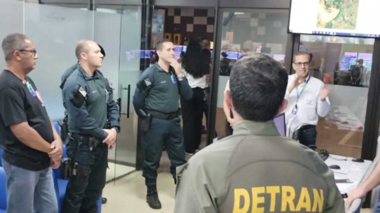 Agentes do Detran-MS conhecem sistema da Suzano que monitora frota e amplia segurança nas estradas