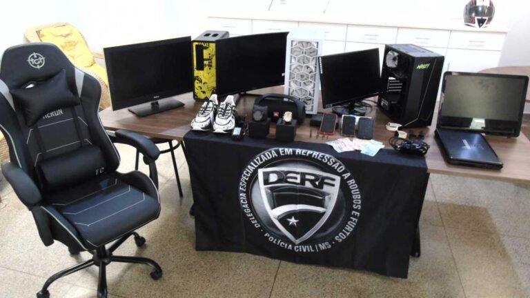 Polícia Civil prende dupla de traficantes que aplicavam golpes na internet utilizando dados clonados de cartão de crédito