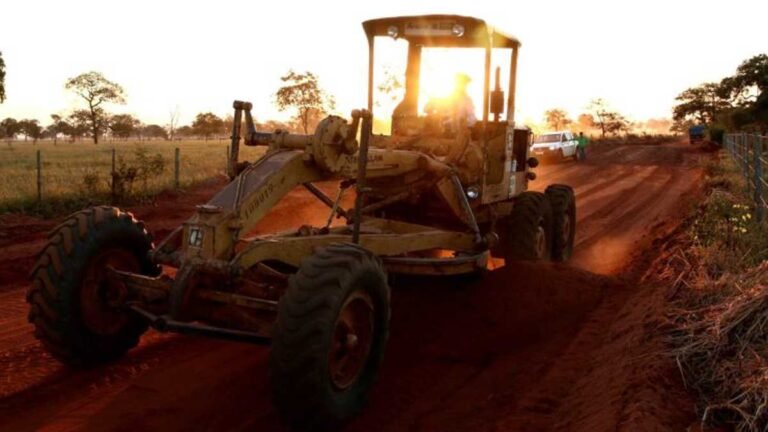 Governo firma convênio para melhoramento de estradas vicinais da Grande Dourados