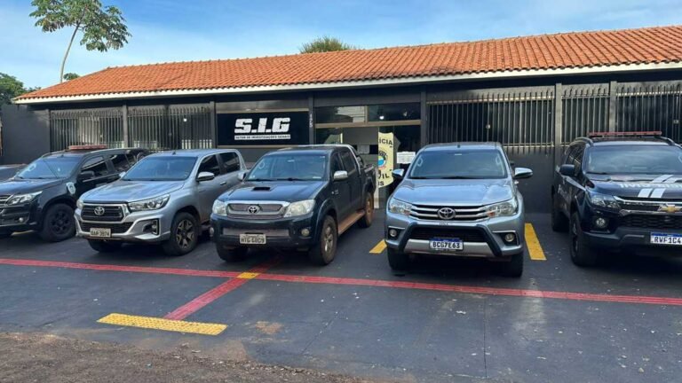Vídeo – Polícia Civil recupera três caminhonetes Toyota Hilux furtadas em Dourados