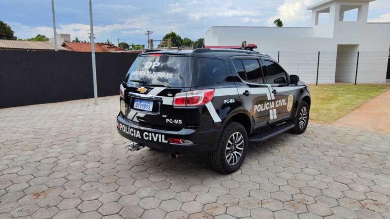 Tentando realizar ligação direta em carro, homem acaba preso por tentativa de roubo