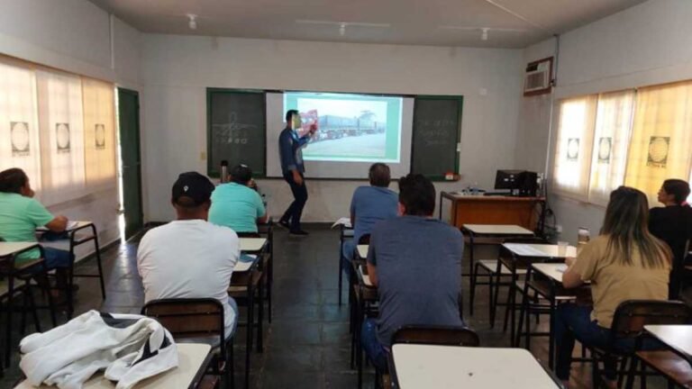 Cursos presenciais para renovar CNH e ‘Um Novo Olhar’ são ampliados para três cidades do interior