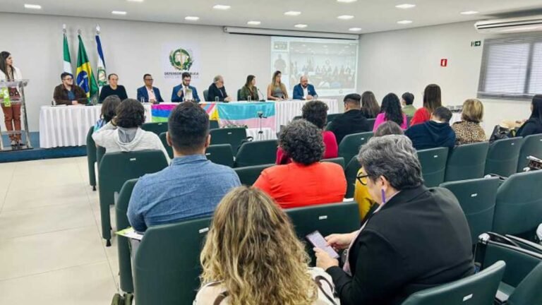 Comitê da população LGBT+ lança consulta pública para dialogar sobre saúde trans