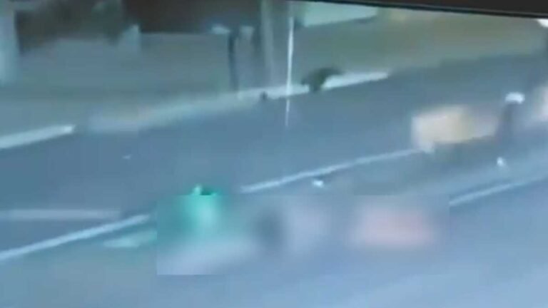 Video do acidente – Na faixa de pedestre, mulher m0rre atropelada por motociclista que foge do local