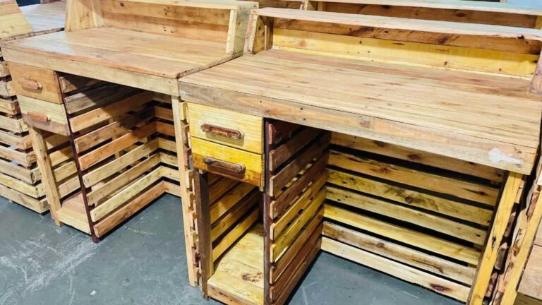 No Estabelecimento Penal de Aquidauana, detentos transformam pallets em balcões para os produtores da CEASA/MS