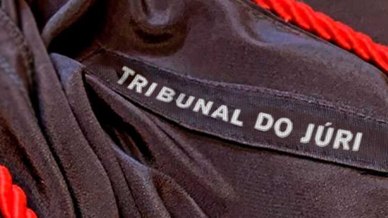 Homem que mat0u mulher a facadas é condenado a 30 anos e tem que pagar indenização para os filhos da vítima