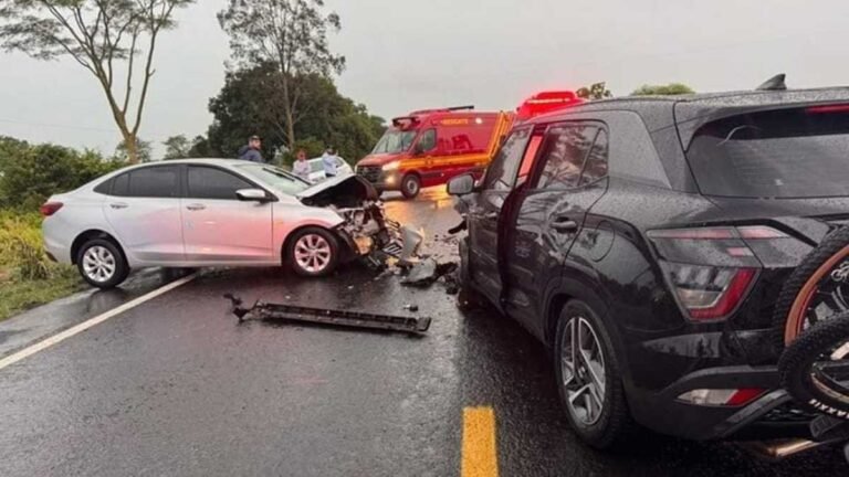 Colisão entre veiculos na BR-376 deixa uma pessoa m0rta e douradenses feridos