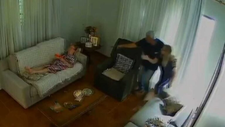 Vídeo – Pouco tempo em liberdade, homem é preso por invadir casa de mulheres de 65 e 93