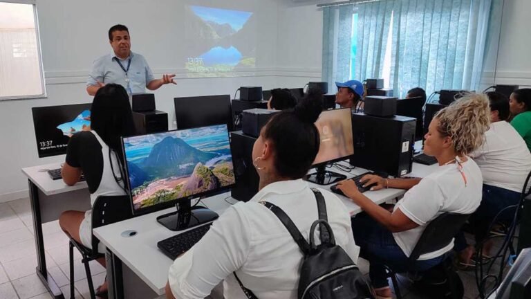 Curso de Informática do Escritório Social capacita egressos do sistema prisional e familiares para o mercado de trabalho