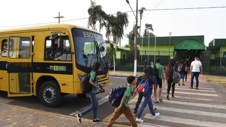 Mais de 180 mil estudantes voltam às aulas nesta segunda-feira nas escolas estaduais de MS